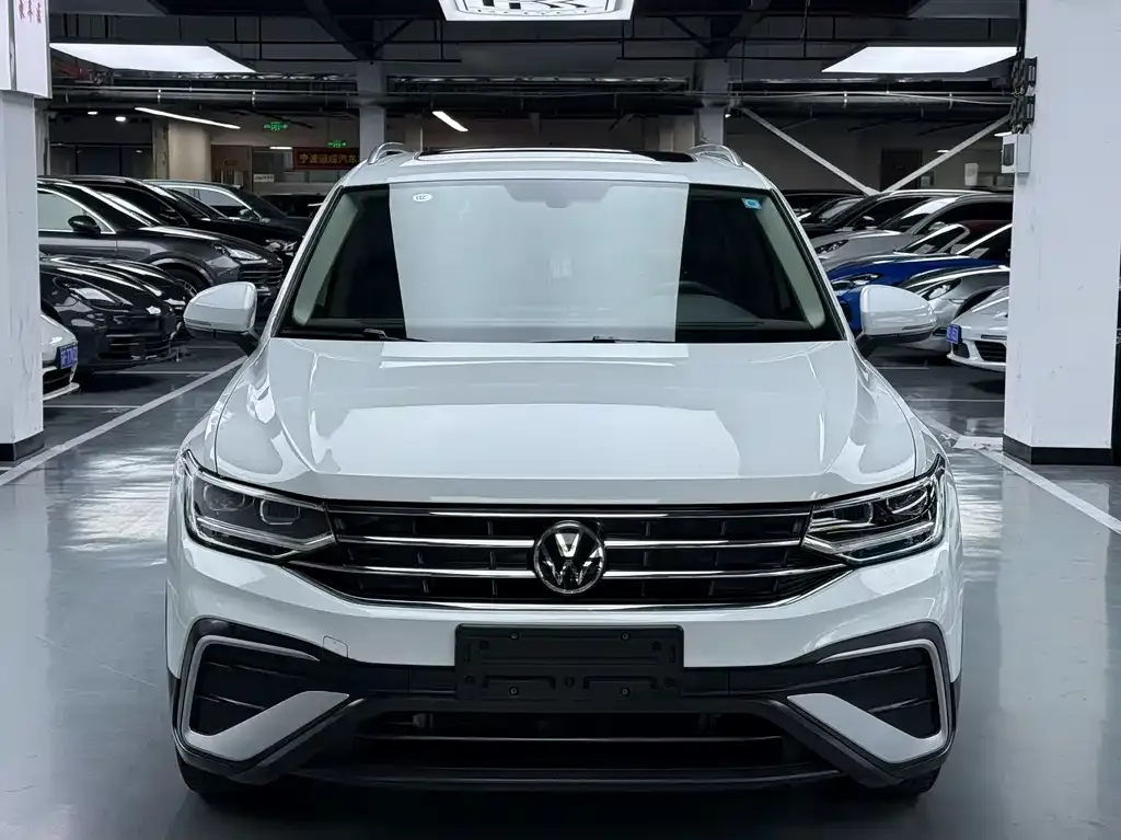 Volkswagen Tiguan L 2023 из CN, фото 9
