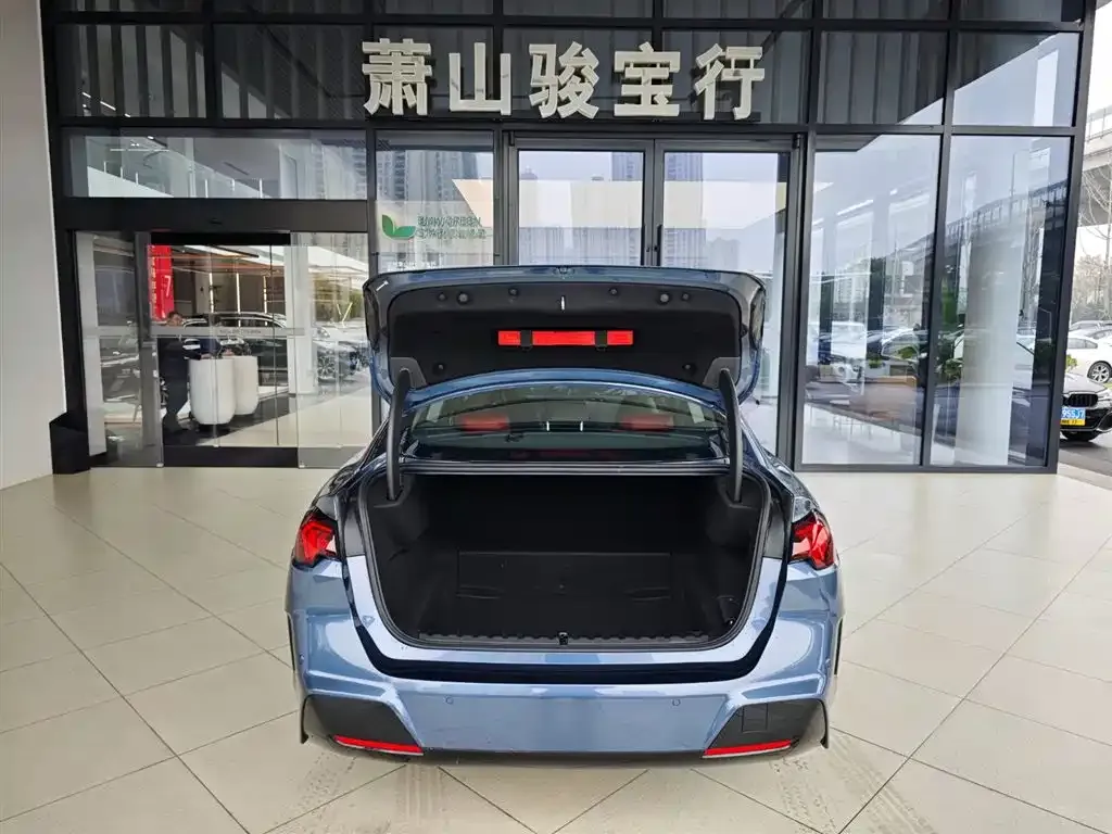 BMW 2 Series 2026 из CN, фото 8