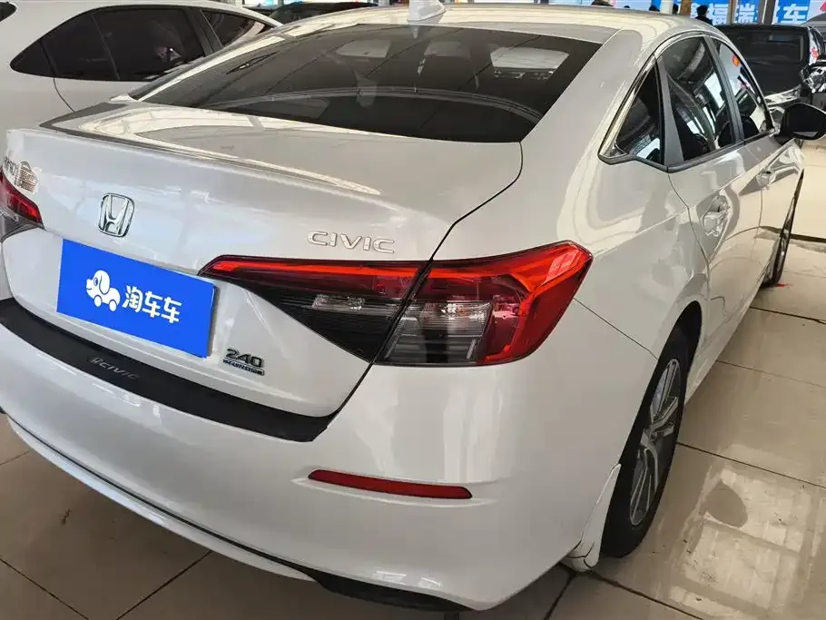 Honda Civic — фото 10
