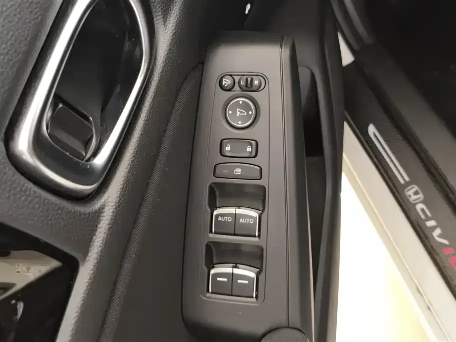 Honda Civic — фото 8