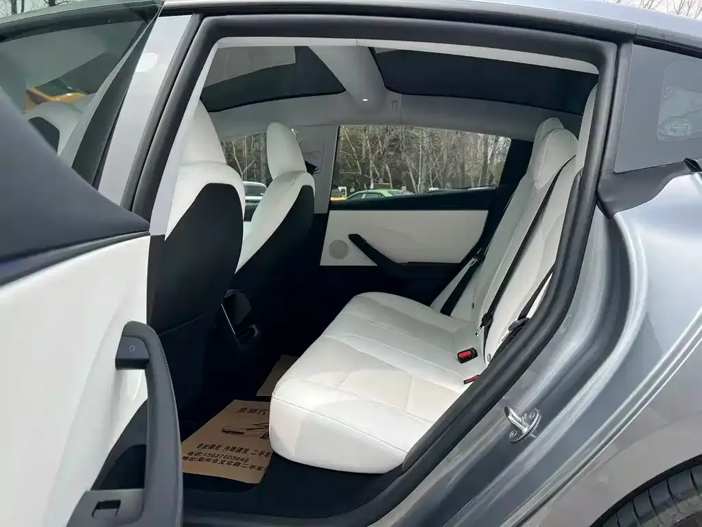Tesla Model 3 — фото 6
