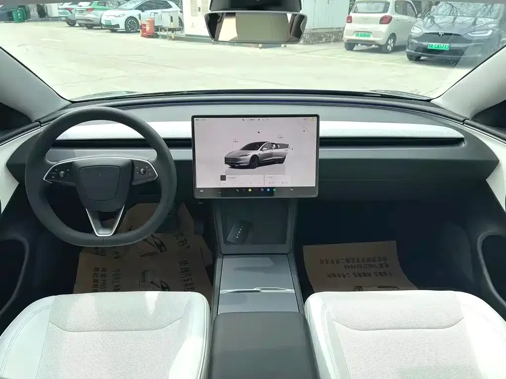 Tesla Model 3 — фото 9