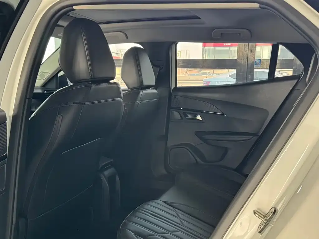 Peugeot 2008 2025 из CN, фото 2