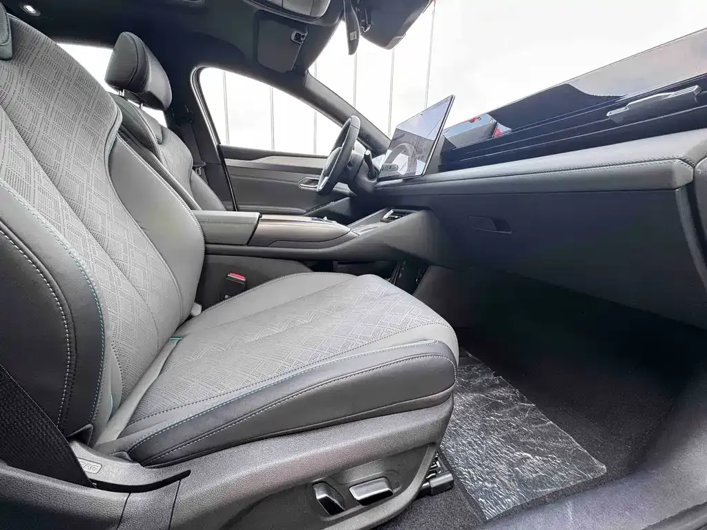 BYD Qin L — фото 3