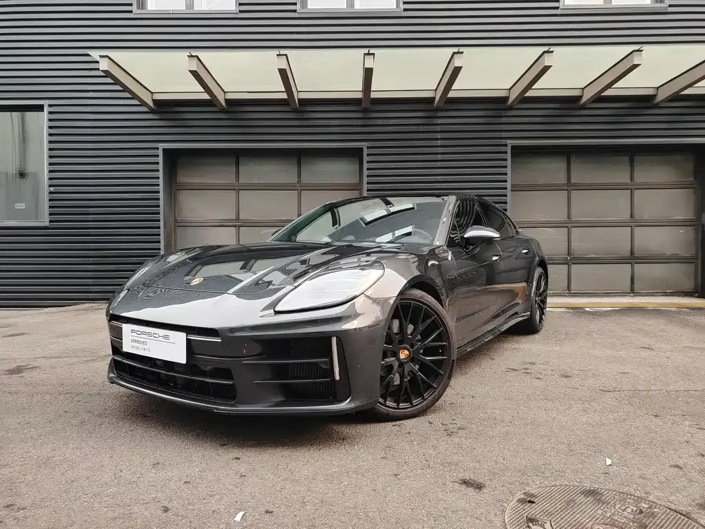 Porsche Panamera — фото 1