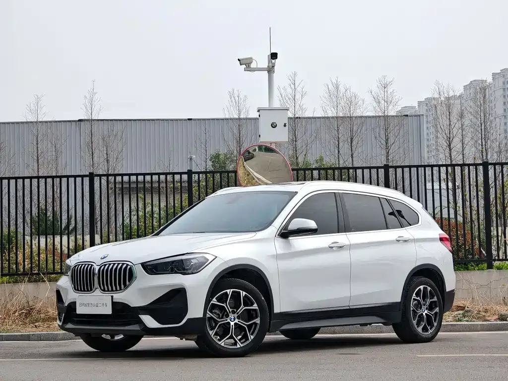 BMW X1 — фото 1