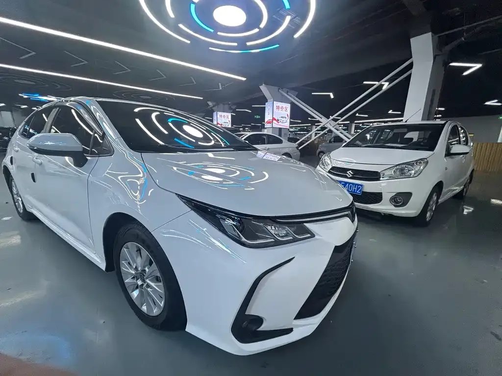 Toyota Corolla 2023 из CN, фото 1