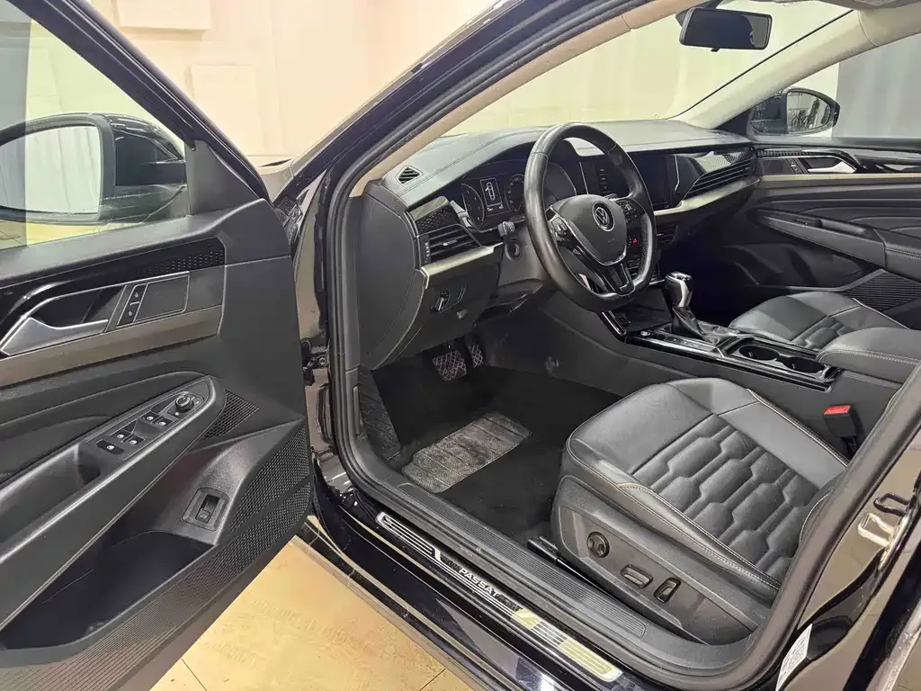 Volkswagen Passat 2021 из CN, фото 6