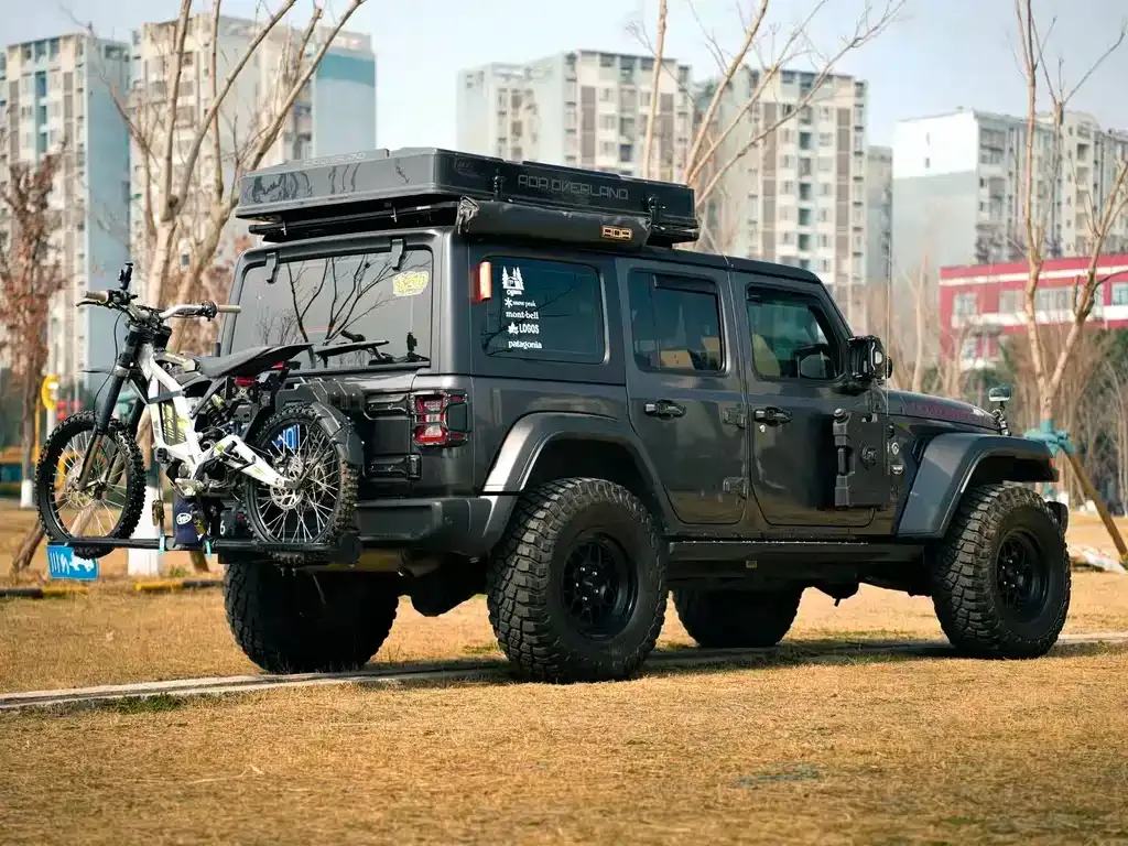 Jeep Wrangler — фото 9