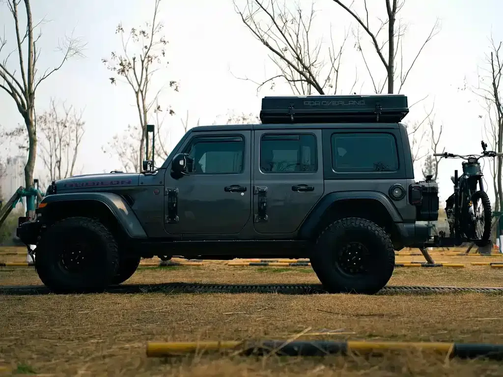 Jeep Wrangler — фото 8