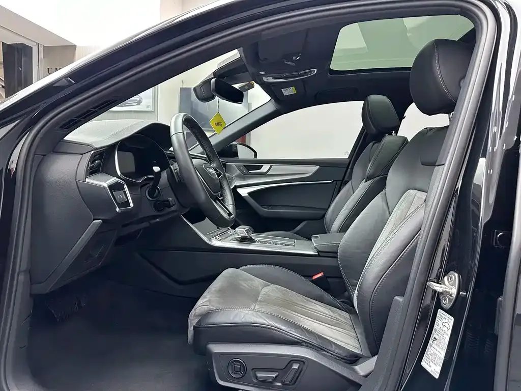 Audi A6L 2022 из CN, фото 9