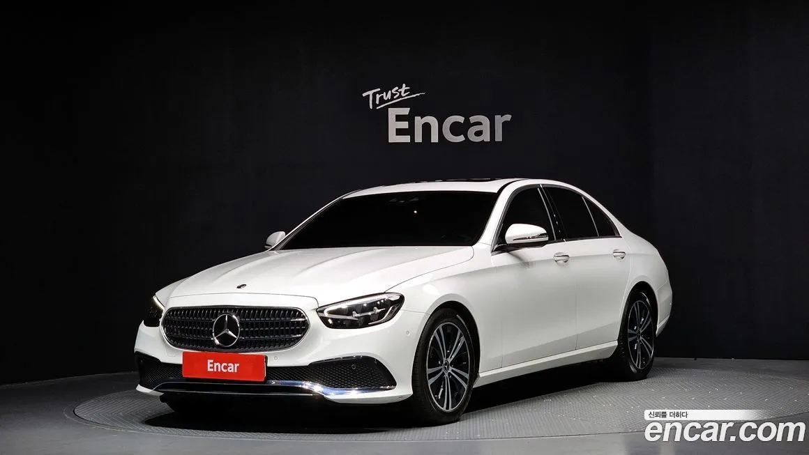 Mercedes-Benz E-Class — фото 1