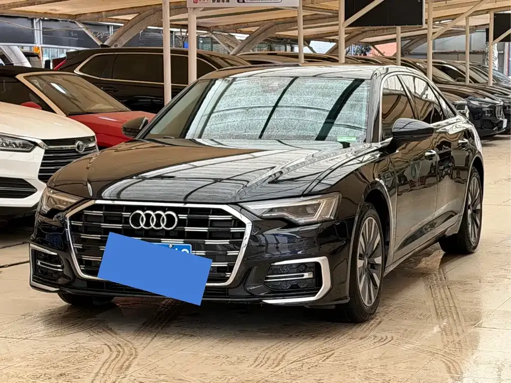 Audi A6L — фото 1