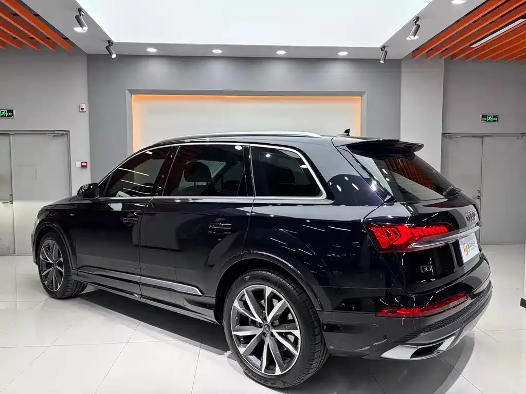Audi Q7 — фото 4