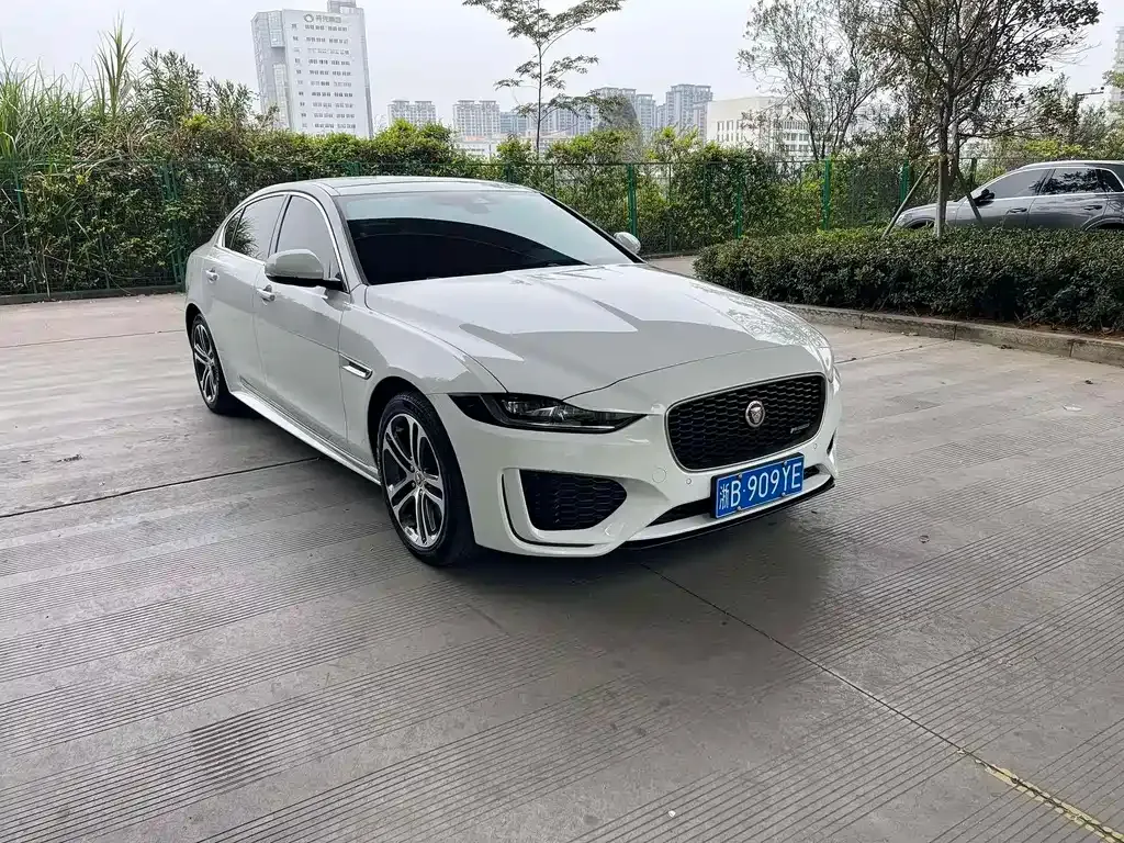 Jaguar XEL — фото 1