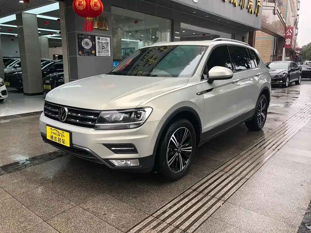 Volkswagen Tiguan L — фото 5