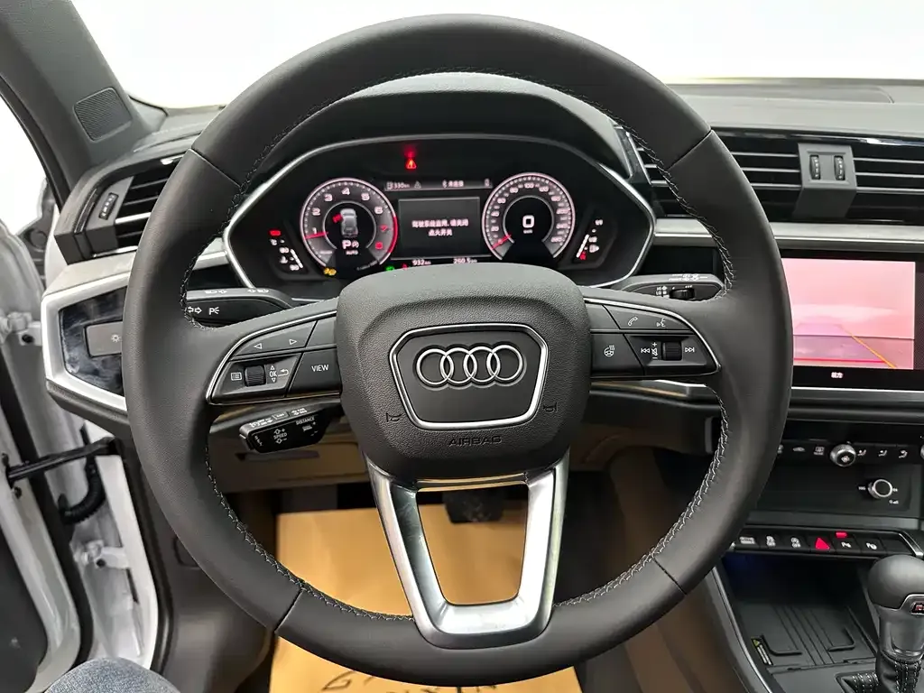 Audi Q3 — фото 3