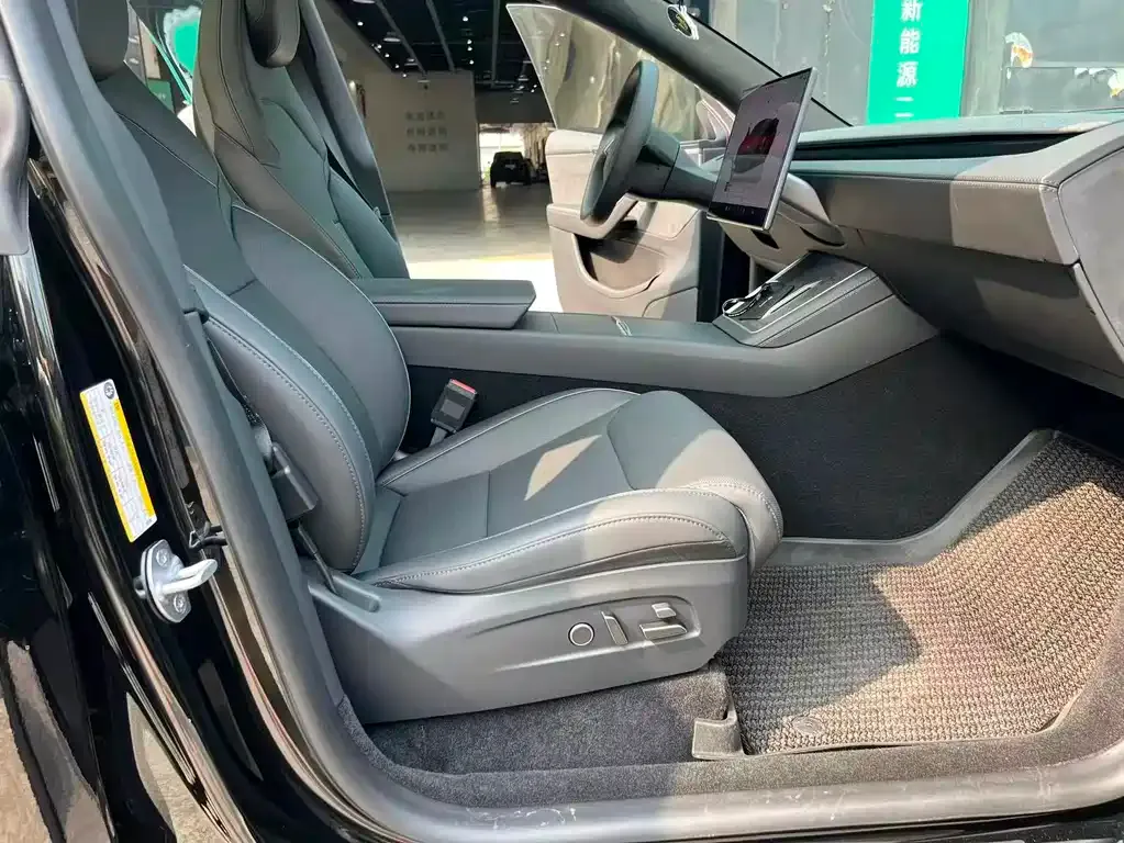 Tesla Model Y L 2025 из CN, фото 4