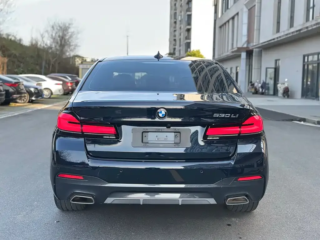 BMW 5 Series — фото 2