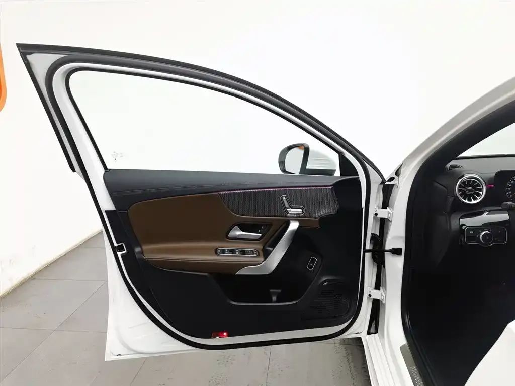 Mercedes-Benz A-Class — фото 10