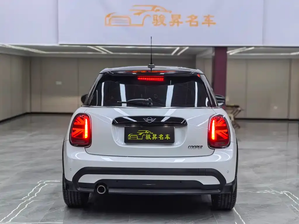 MINI Cooper (3-door) 2023 из CN, фото 2