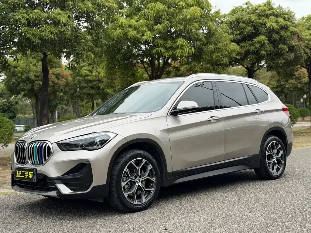 BMW X1 — фото 1