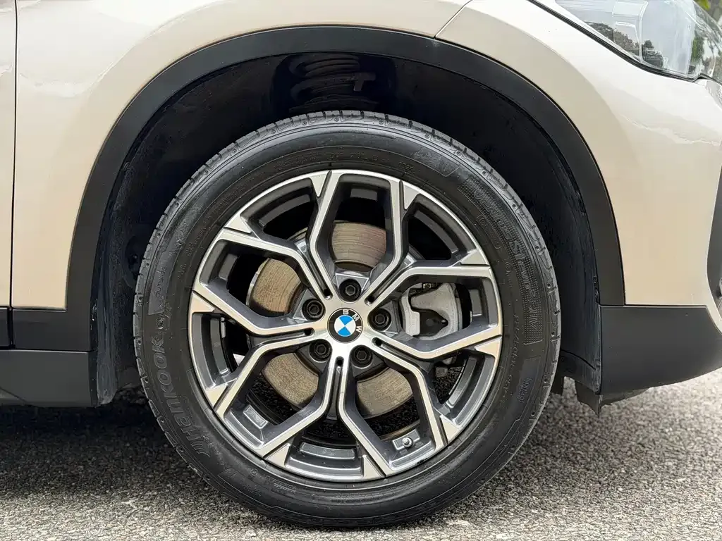 BMW X1 — фото 10