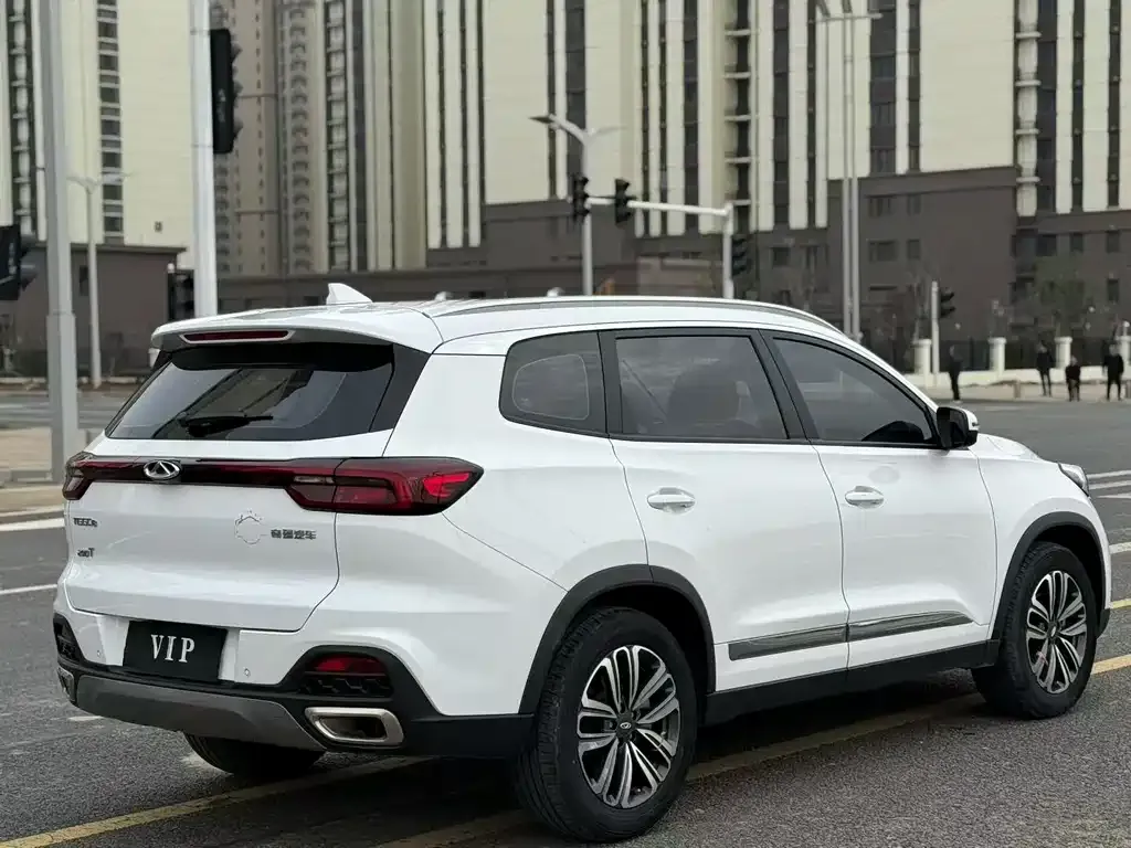 Chery Tiggo 8 — фото 9