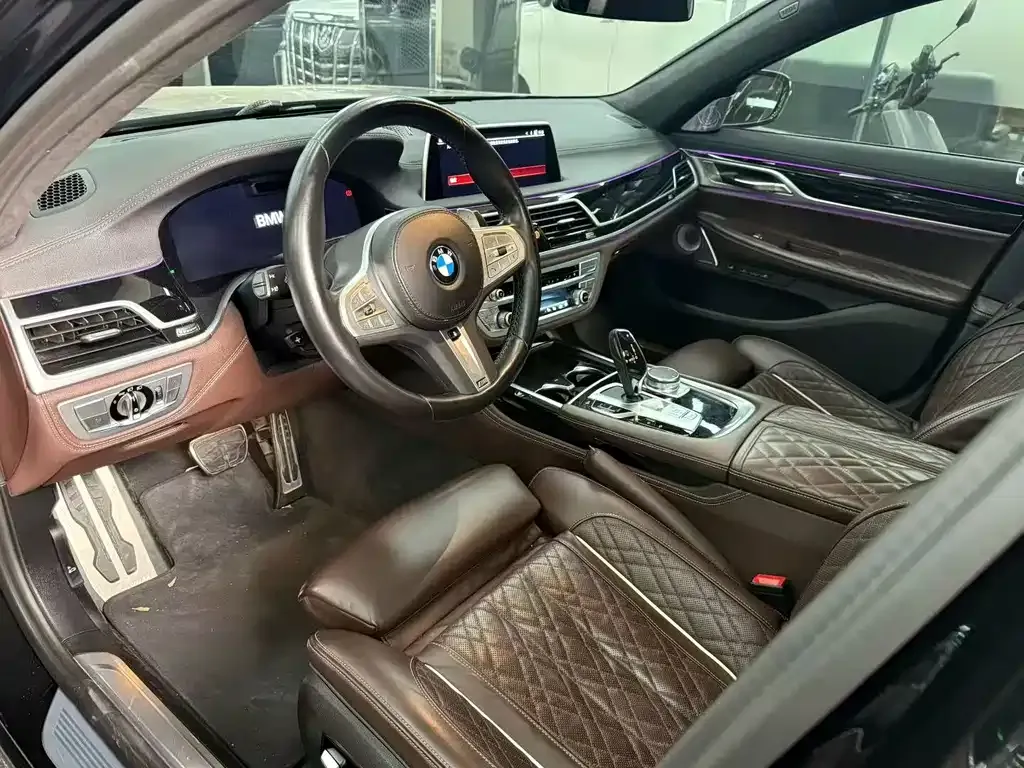 BMW 7 Series — фото 8