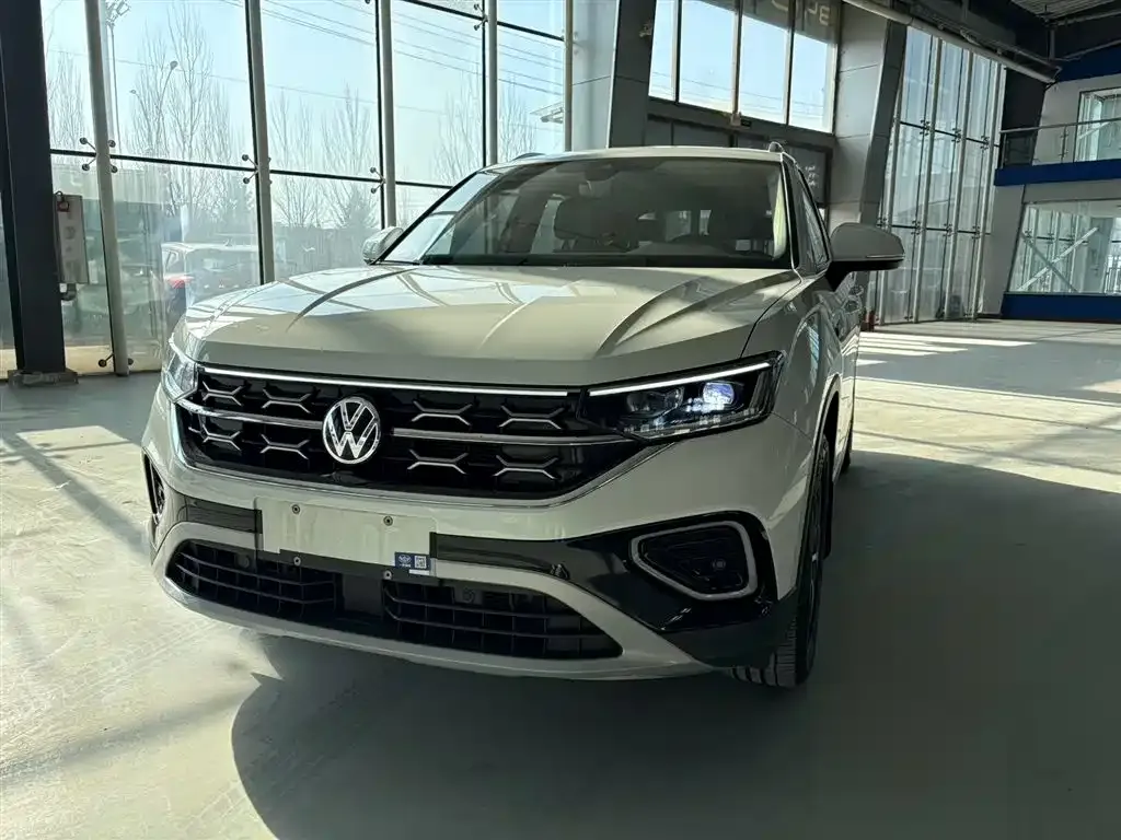 Volkswagen Tayron — фото 1
