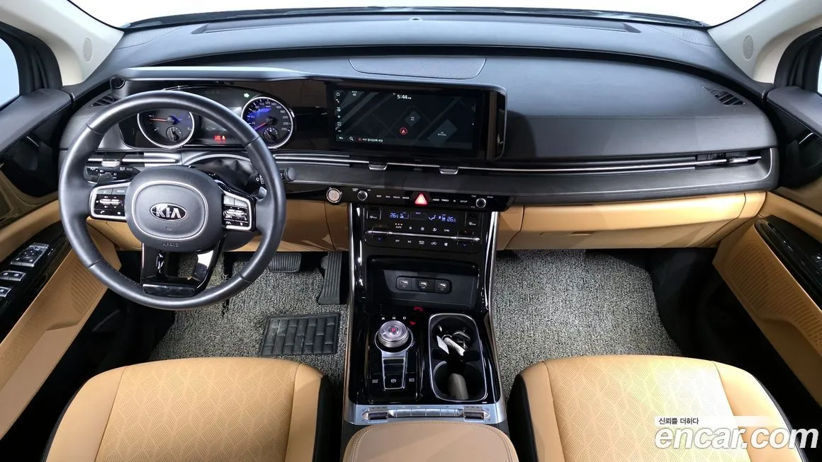 Kia Carnival — фото 10