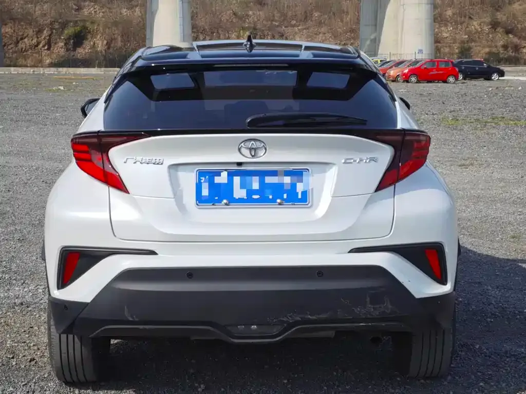 Toyota C-HR — фото 6