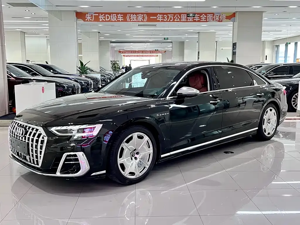 Audi A8 — фото 1