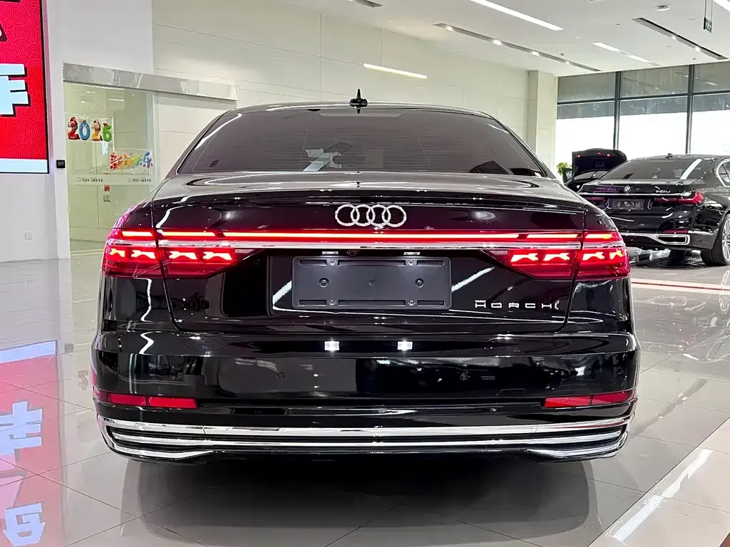 Audi A8 — фото 6