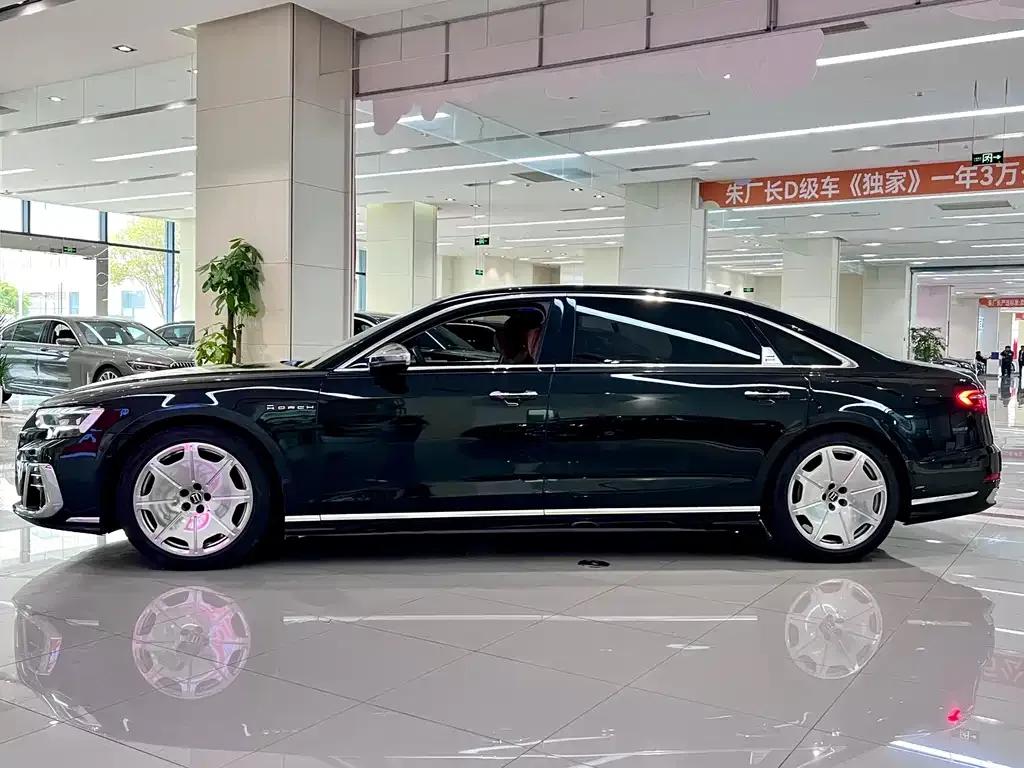Audi A8 — фото 5