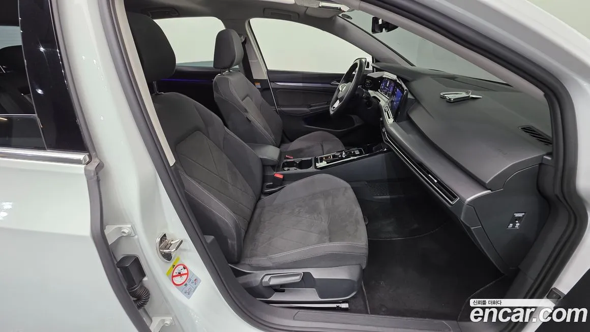 Volkswagen Golf 2023 из KR, фото 4