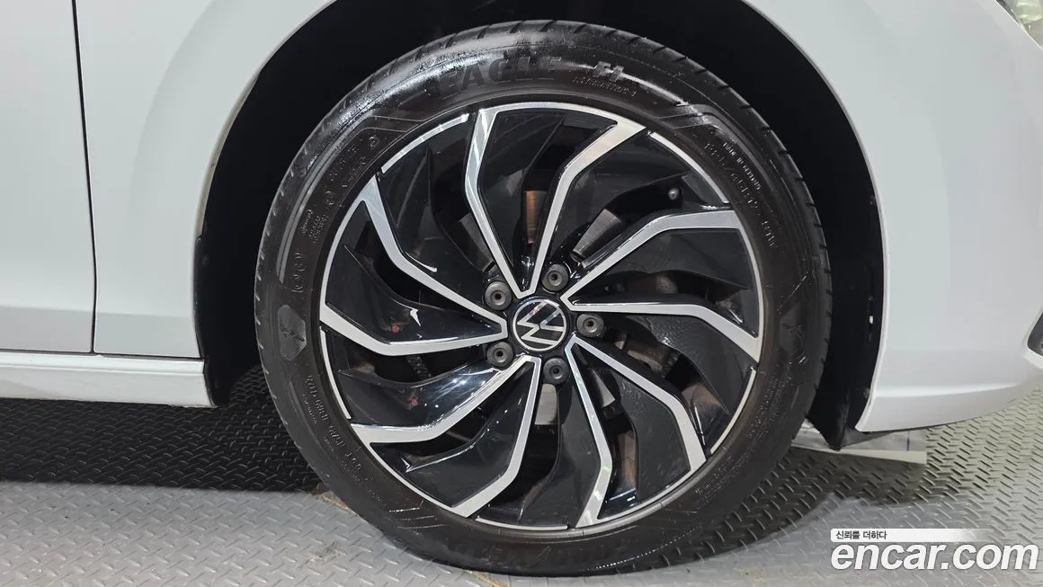 Volkswagen Golf 2023 из KR, фото 9