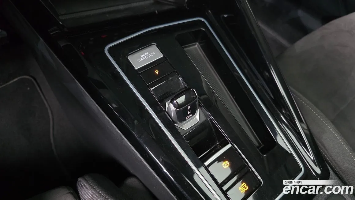 Volkswagen Golf 2023 из KR, фото 2