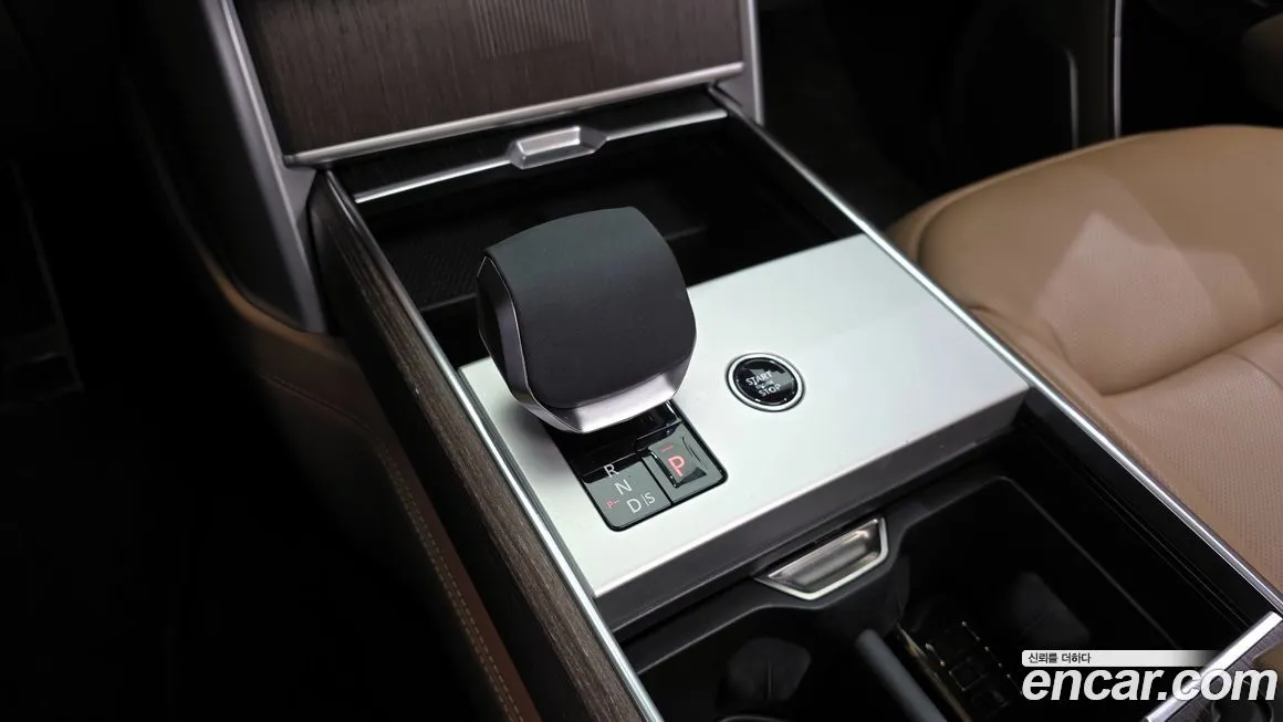 Land Rover Range Rover 2024 из KR, фото 2