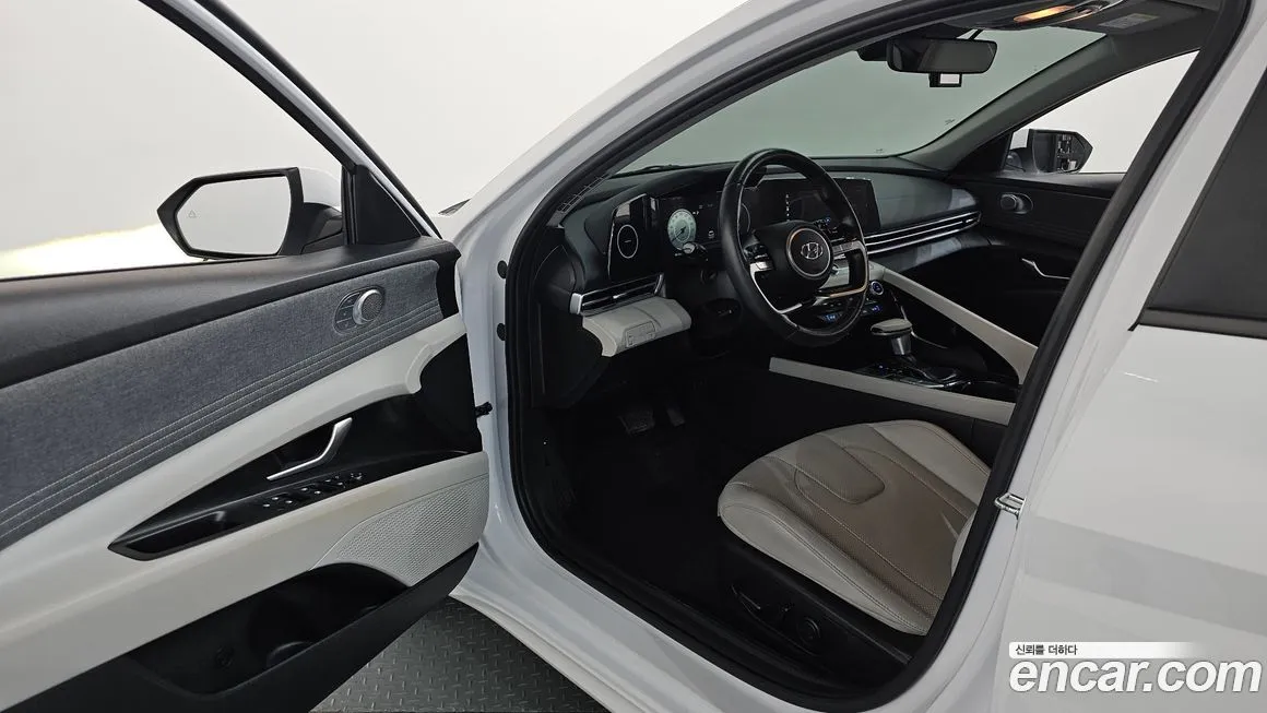 Hyundai AVANTE 2023 из KR, фото 2