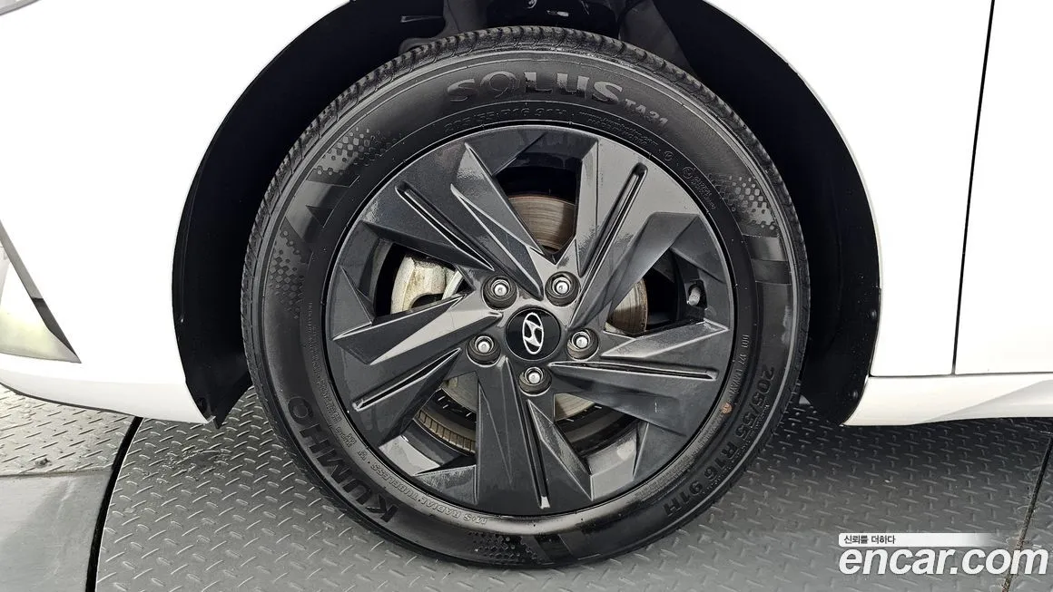 Hyundai AVANTE 2023 из KR, фото 3