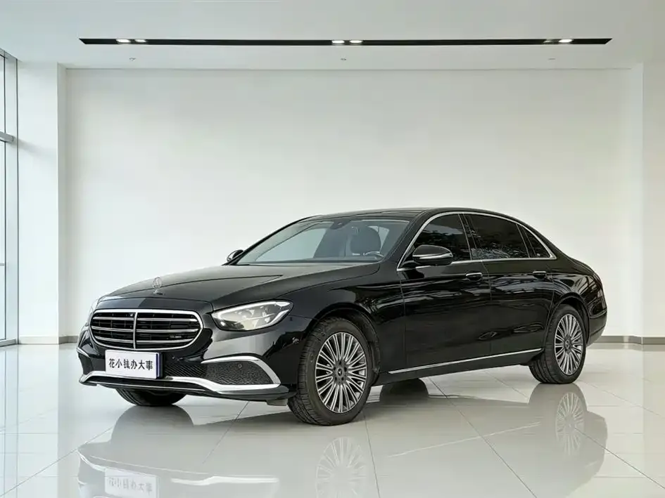 Mercedes-Benz E-Class — фото 1