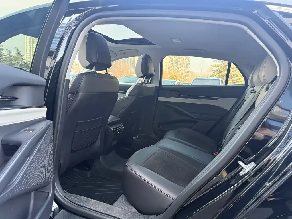 Ford Mondeo 2023 из CN, фото 3