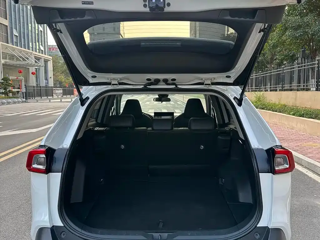 Toyota Wildlander 2023 из CN, фото 1