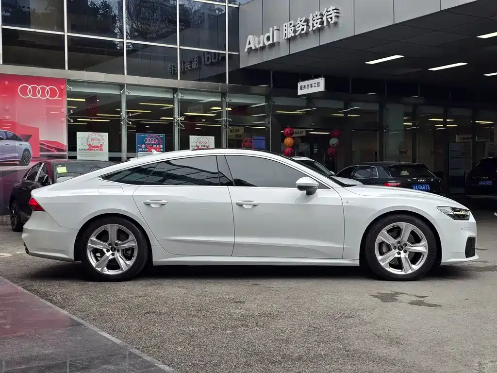 Audi A7 2021 из CN, фото 7