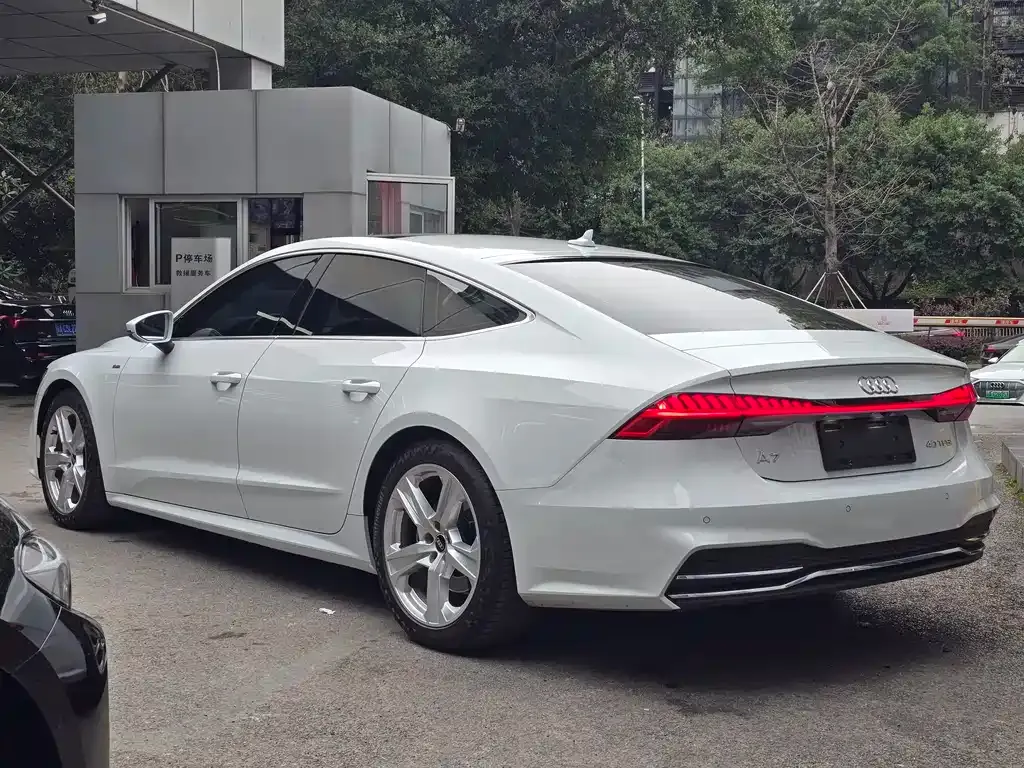 Audi A7 2021 из CN, фото 9