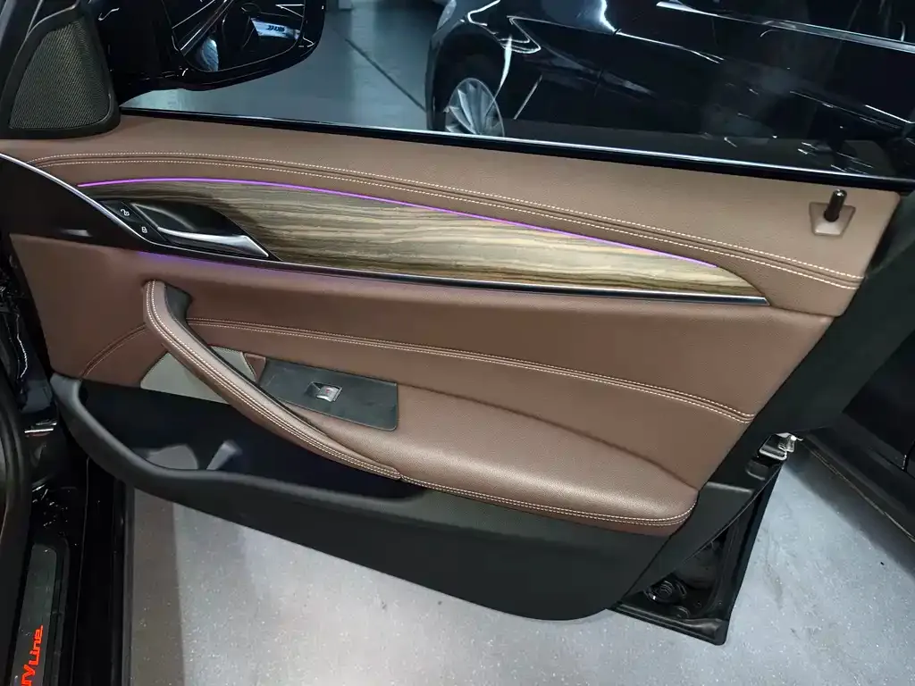 BMW 5 Series New Energy — фото 9