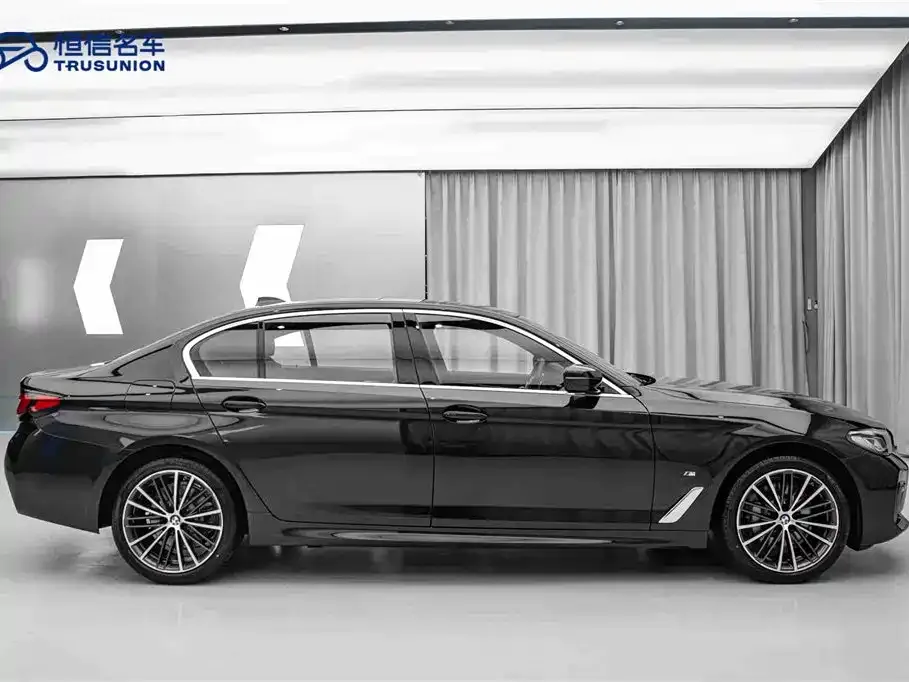 BMW 5 Series — фото 5