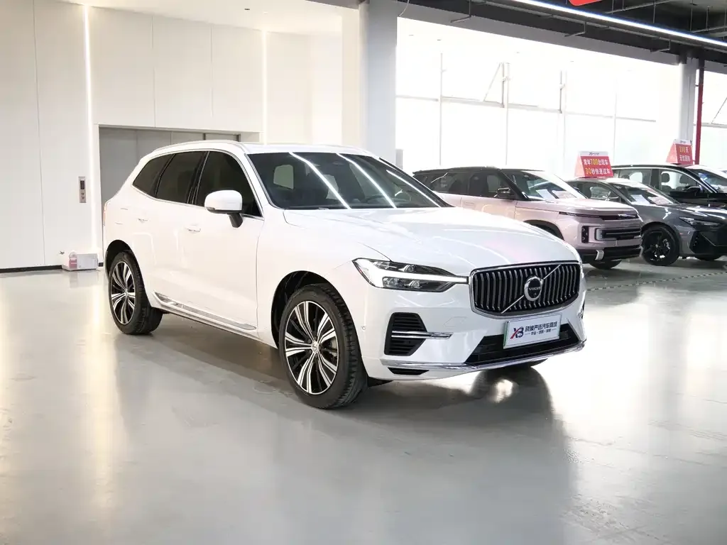 Volvo XC60 PHEV — фото 4