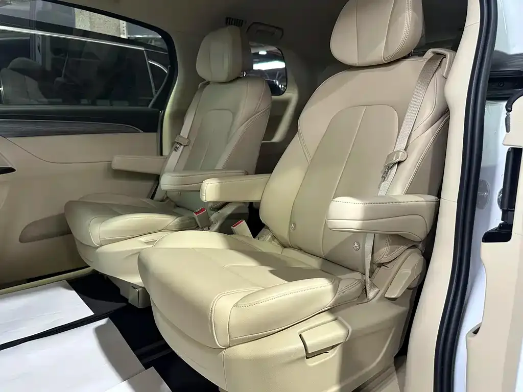 Buick GL8 Hybrid — фото 3